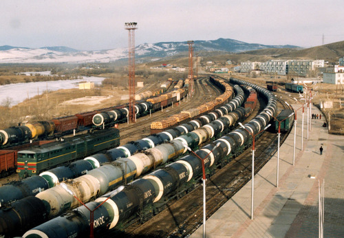 Улаанбаатар төмөр зам дээр  шатахуунтай 853 вагон байна